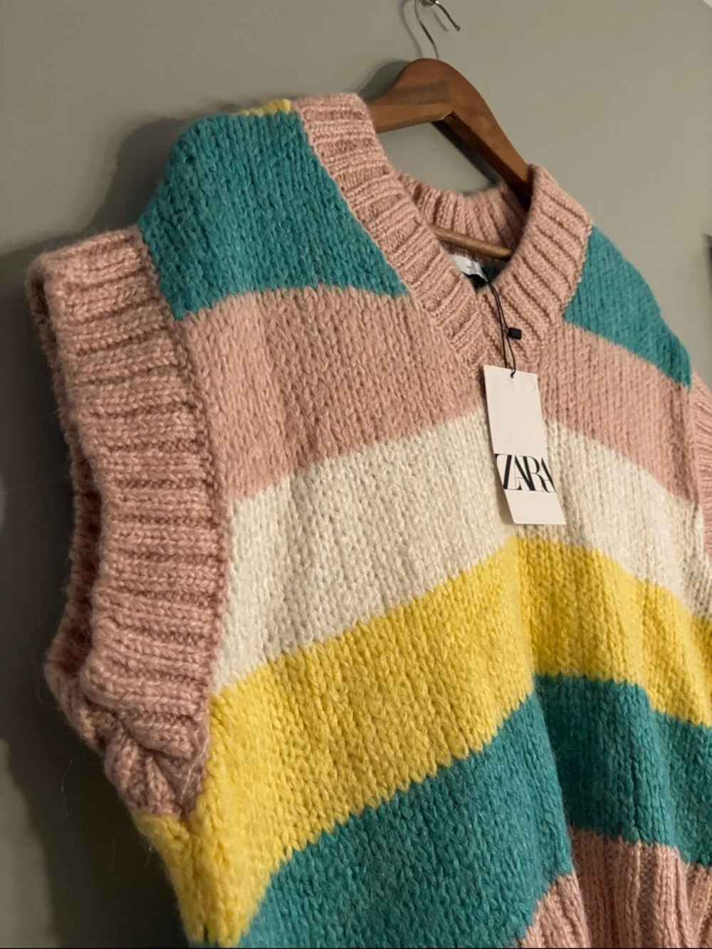 Zara Striped V‑Neck Sweater Vest in Pink, Teal, Yellow & Cream - size L - Picture 1 of 4